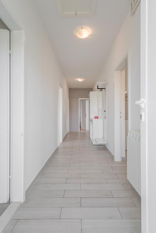 Apartments By The Sea Slatine, Ciovo - 11047 Exterior foto
